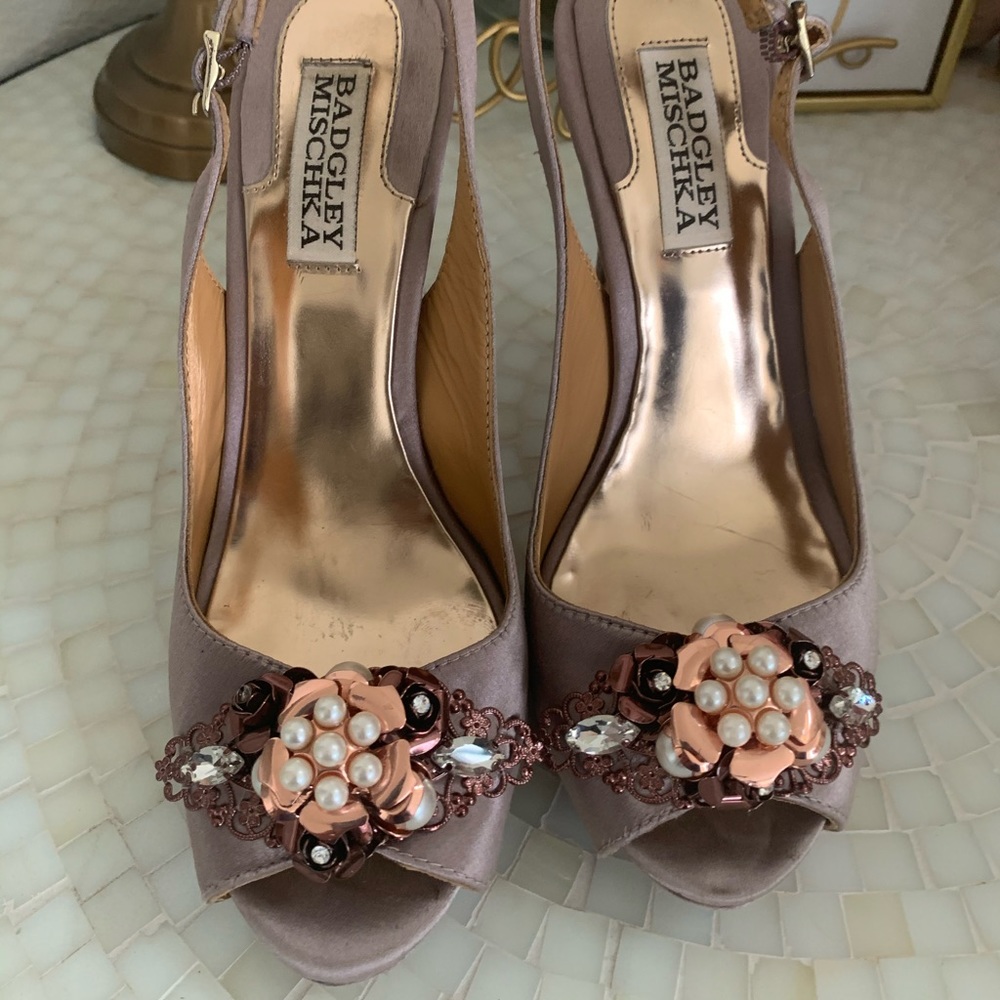 Badgley Mischka rose heels size 6